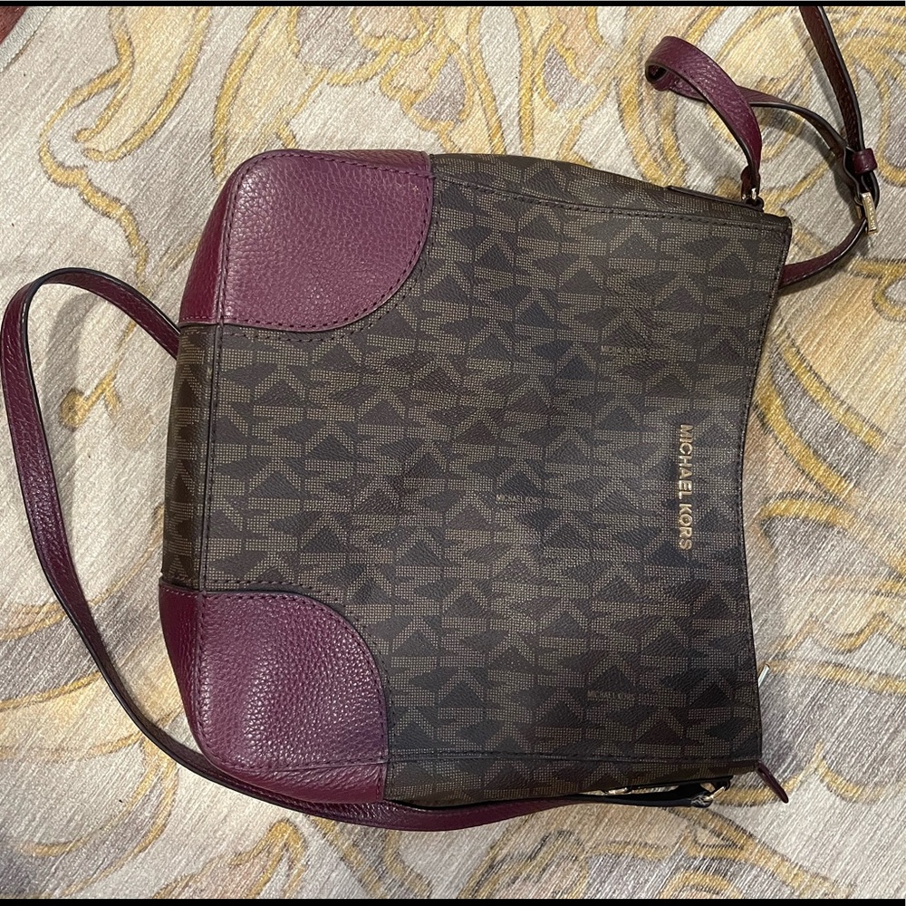 AUTHENTIC Michael Kors Crossbody